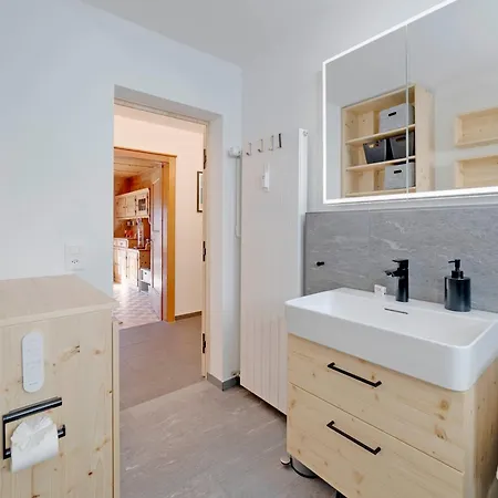 Апартаменты Casa Pasternaria Sleeps 8 Hiking And Mtb Close To Laax Sagogn